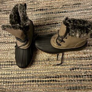 Women's Faux Fur Lined Winter Boots - Black and Tan